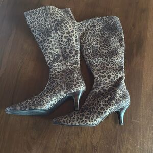 Impo heeled boot size 8 1/2